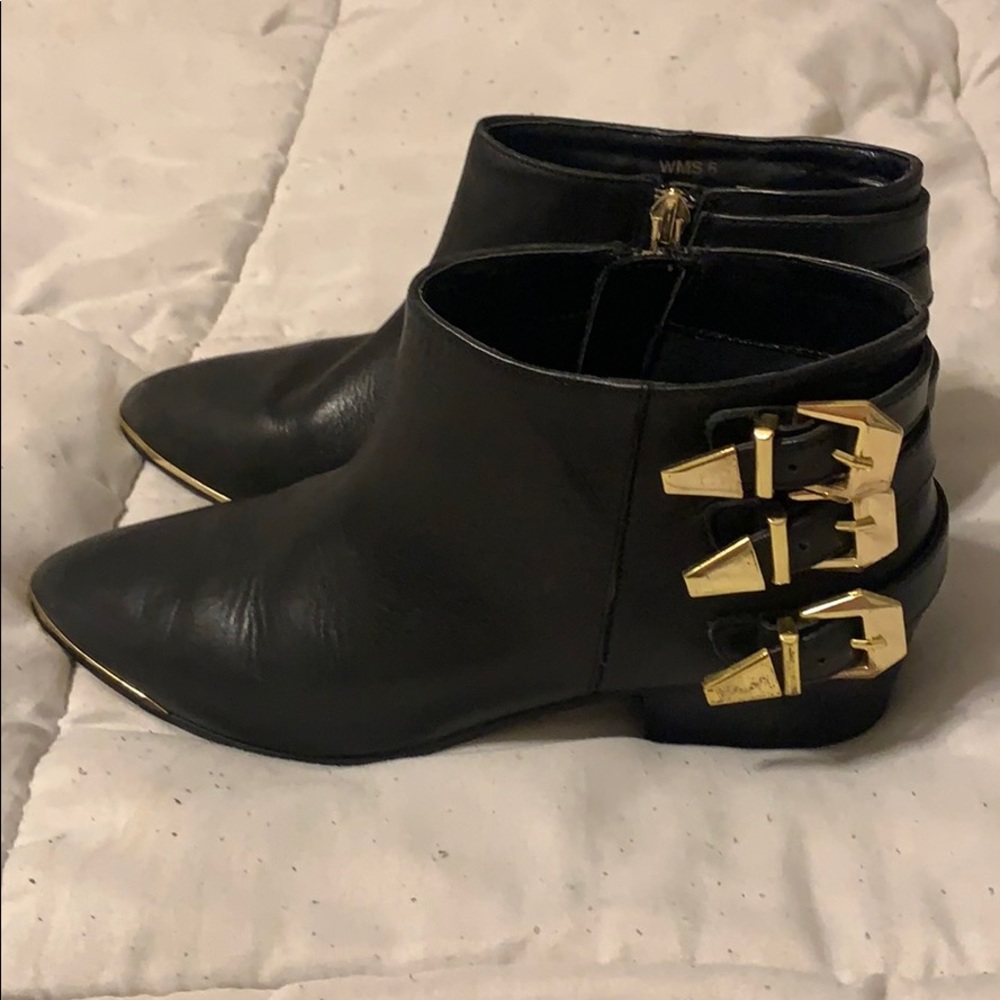 Report Signature Booties size 6